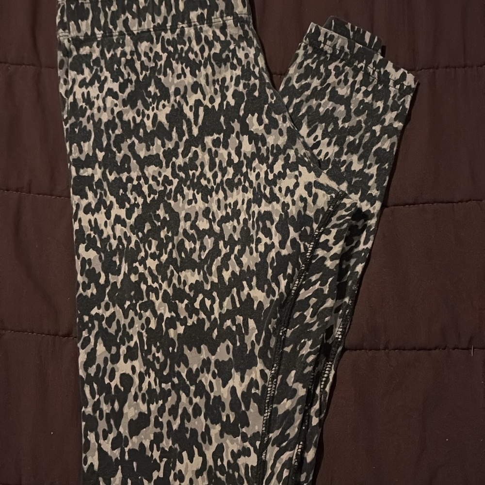 Nike Black and Gray Patterned Leggings